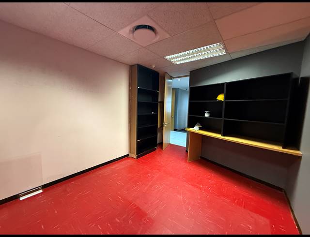 688M² OFFICE TO LET IN PARKTOWN